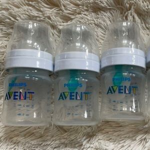 Avent ángulo colic bottles. used without box.